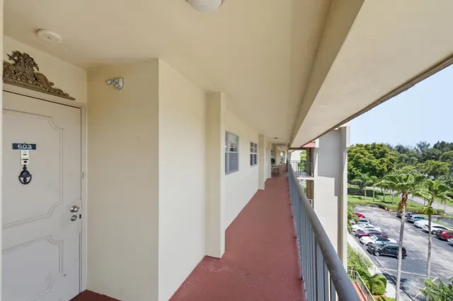 Unit 603 photo 2