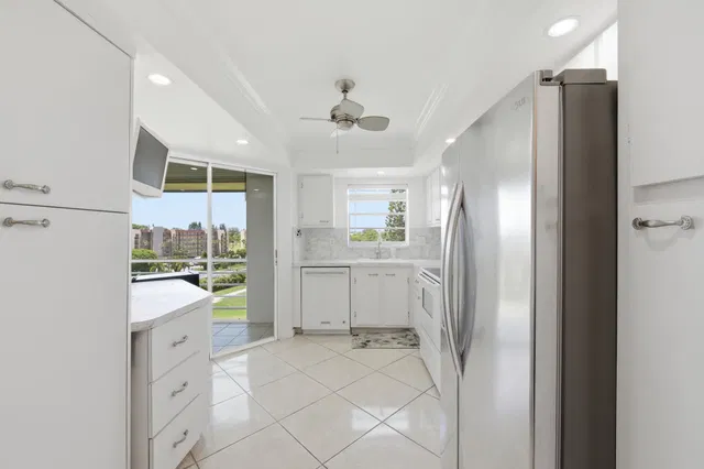 Unit 603 photo 10
