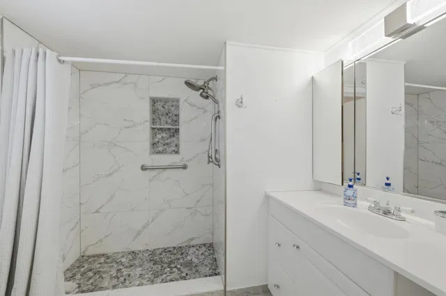 Unit 603 photo 22