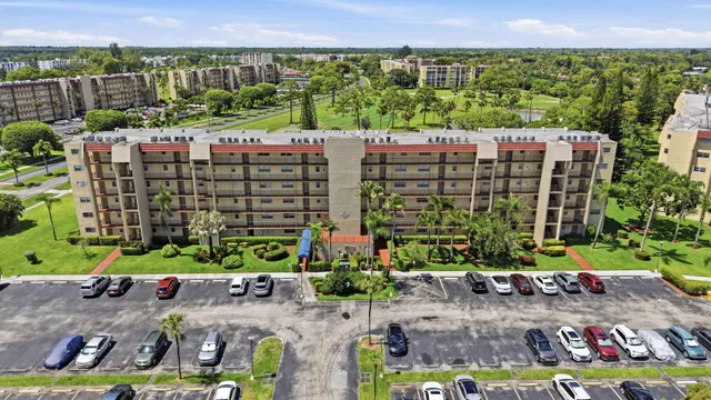 Unit 603 photo 36