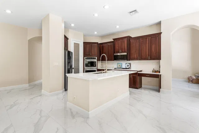 Residence photo 9