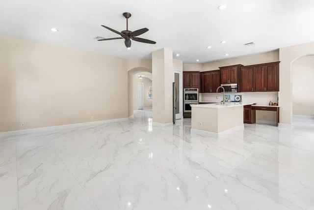 Residence photo 11
