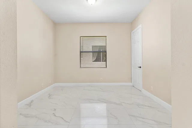 Residence photo 15