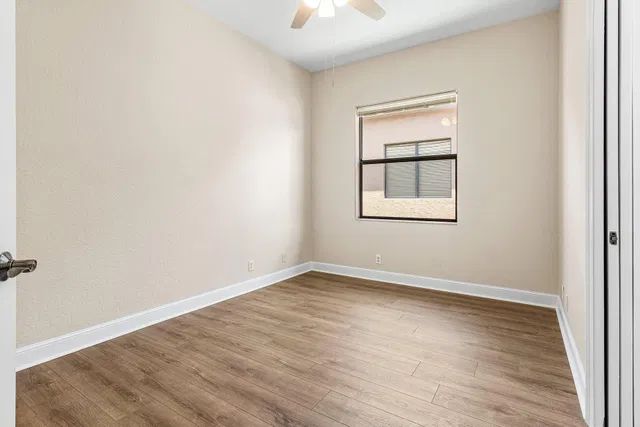 Residence photo 17