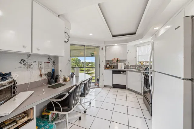 Unit 502 photo 7