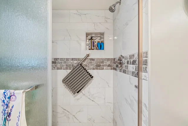 Unit 502 photo 19