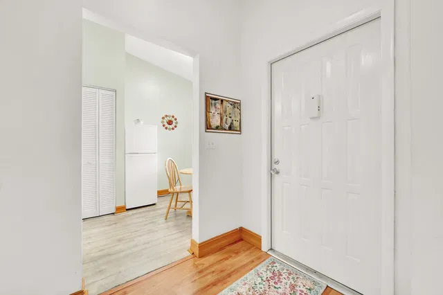 Unit 821 photo 4