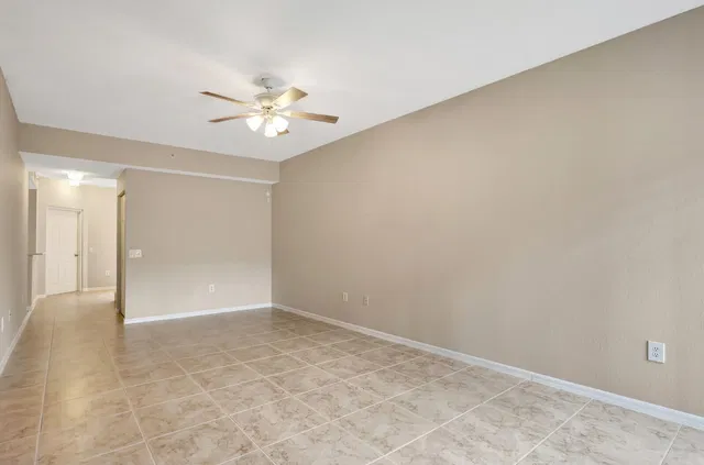  Unit 113 photo 4