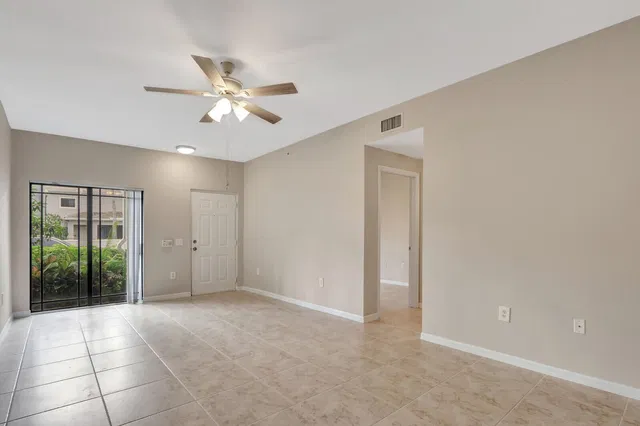  Unit 113 photo 6