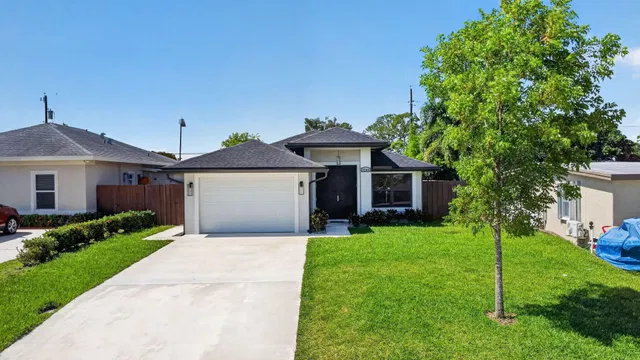 Residence photo 2