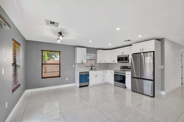 Residence photo 18