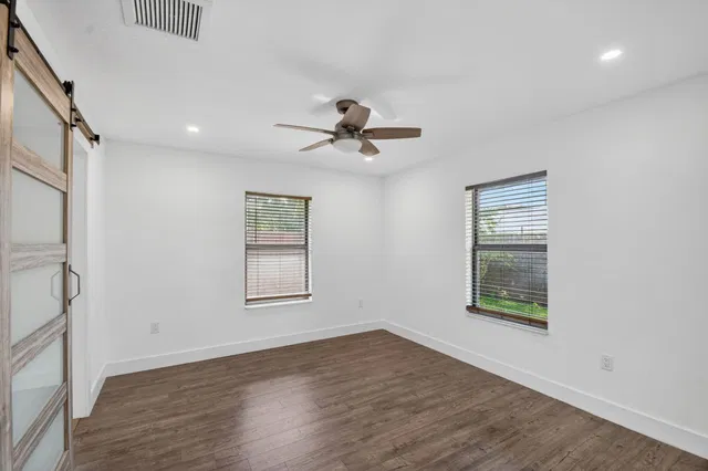 Residence photo 20