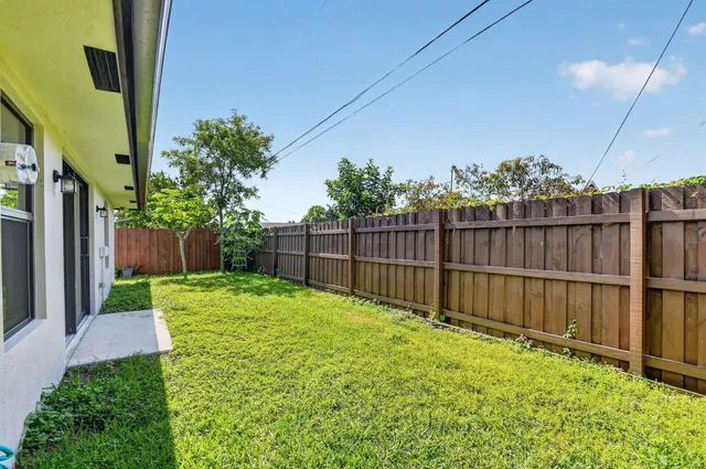 Residence photo 33