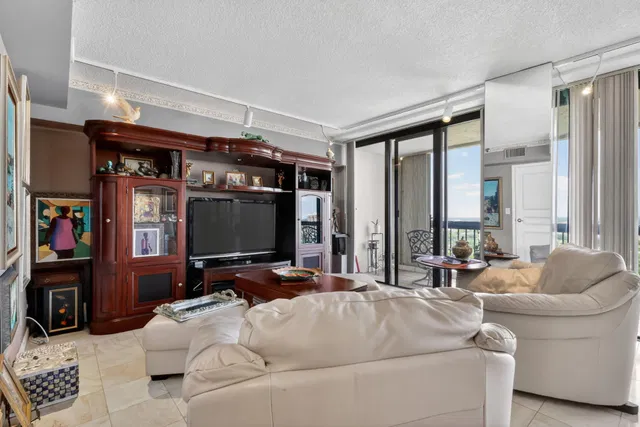 Consulate Place Unit 1705 photo 10