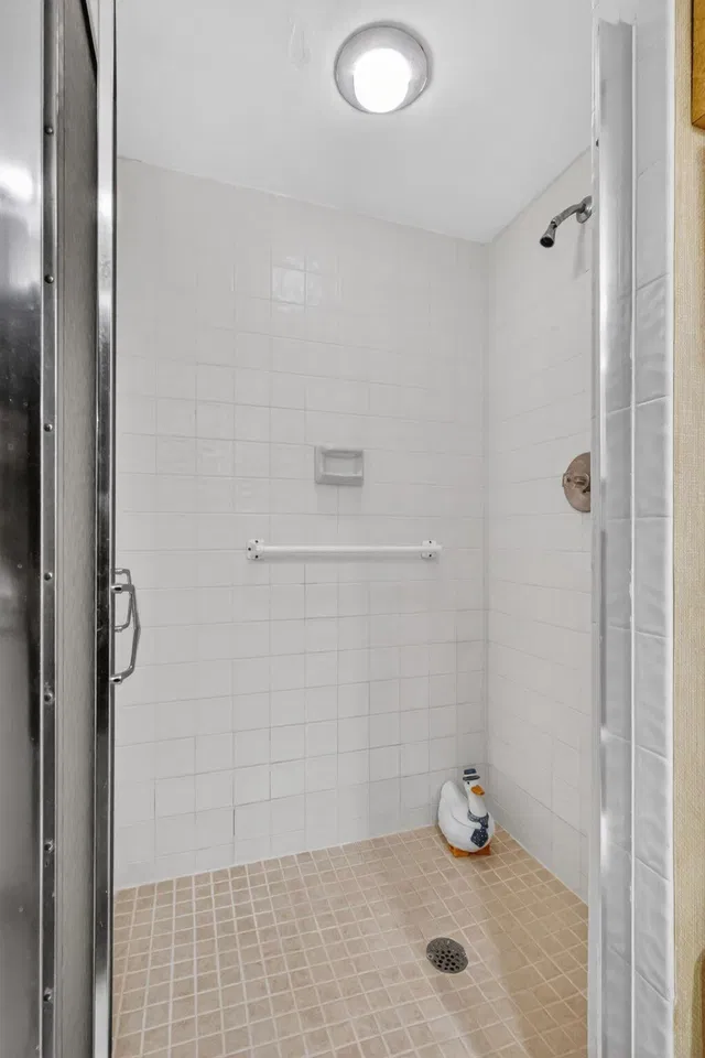 Consulate Place Unit 1705 photo 14