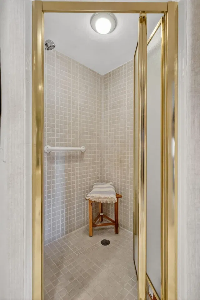 Consulate Place Unit 1705 photo 29