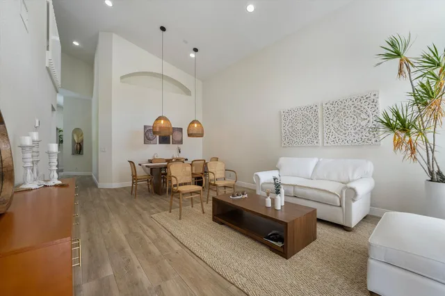 Residence photo 3