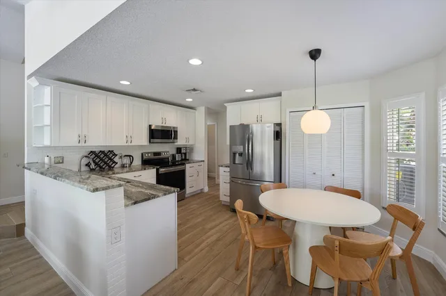 Residence photo 6