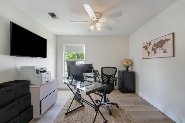 Residence photo 13