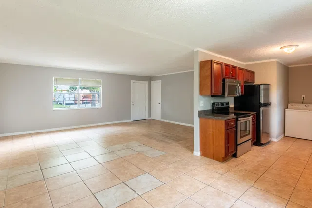 West Palm Beach Residence photo 2