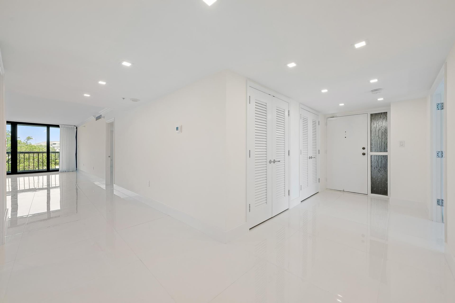 Unit 505 photo 9