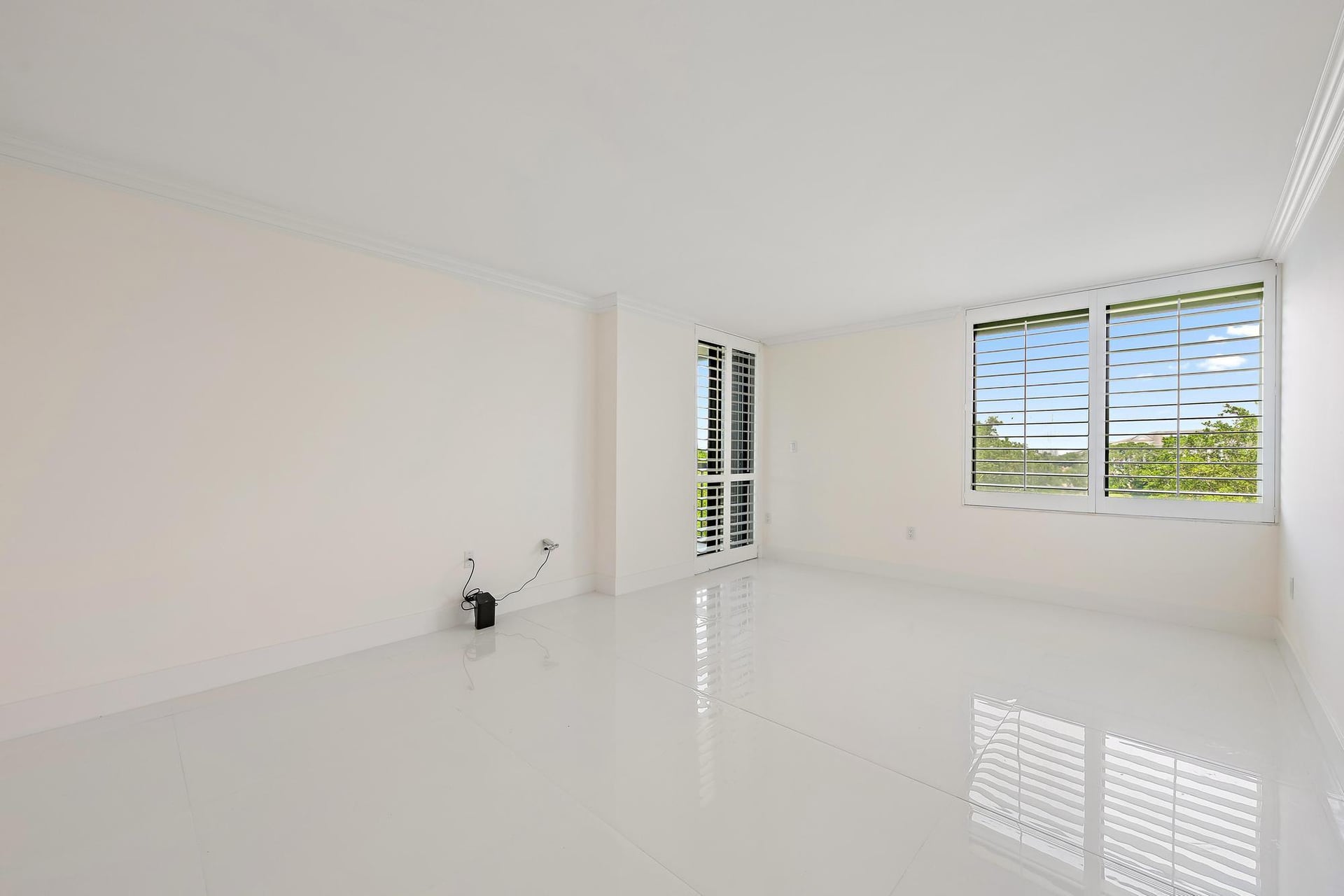 Unit 505 photo 14