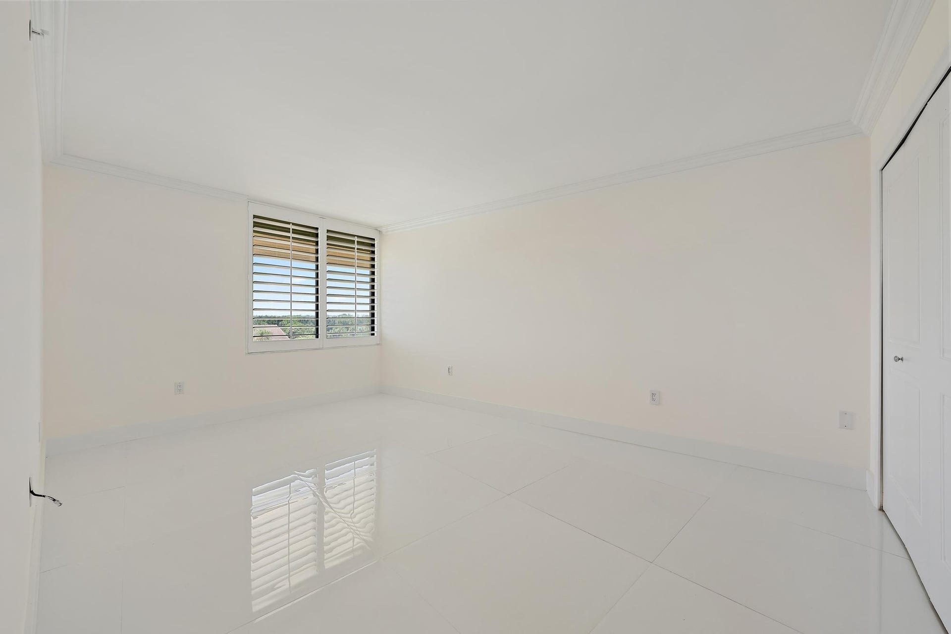 Unit 505 photo 23