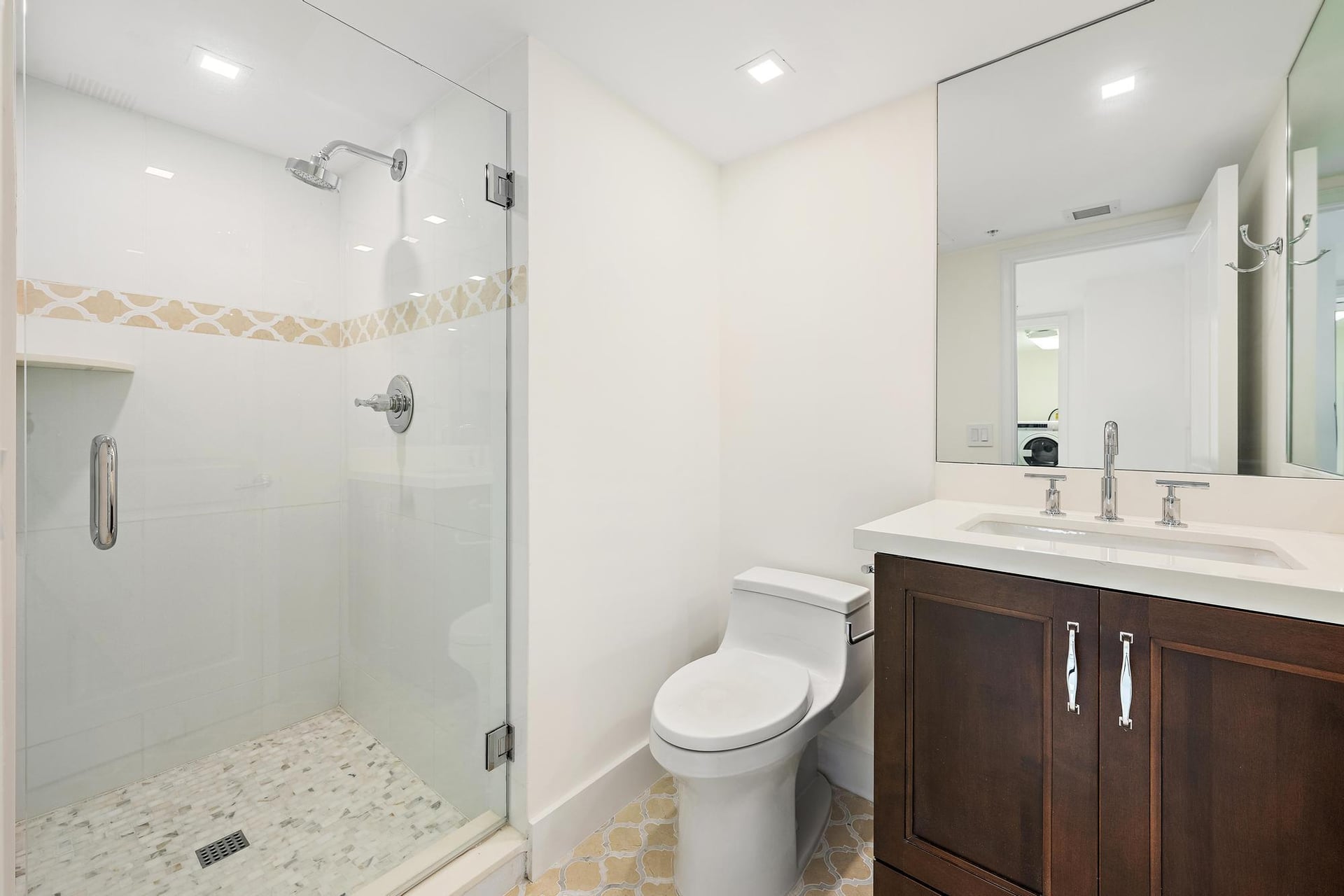 Unit 505 photo 24