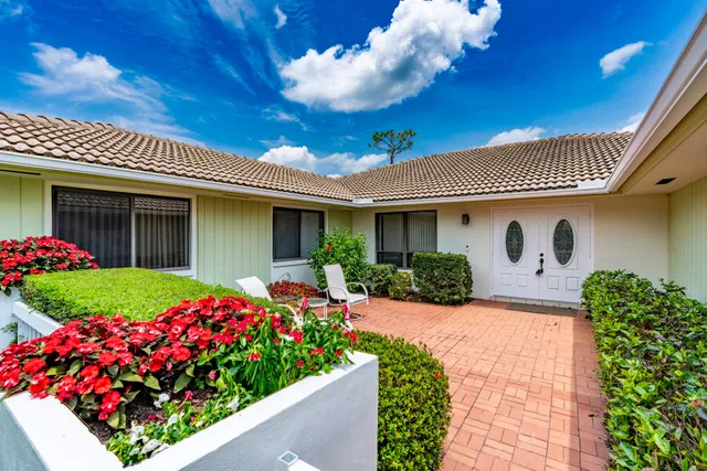 Residence photo 2