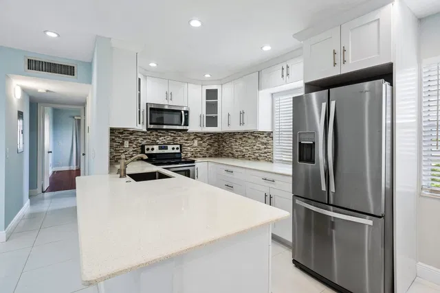 Residence photo 3