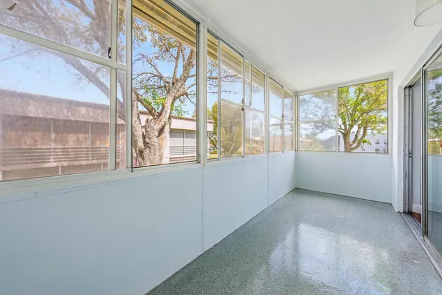 Residence photo 15