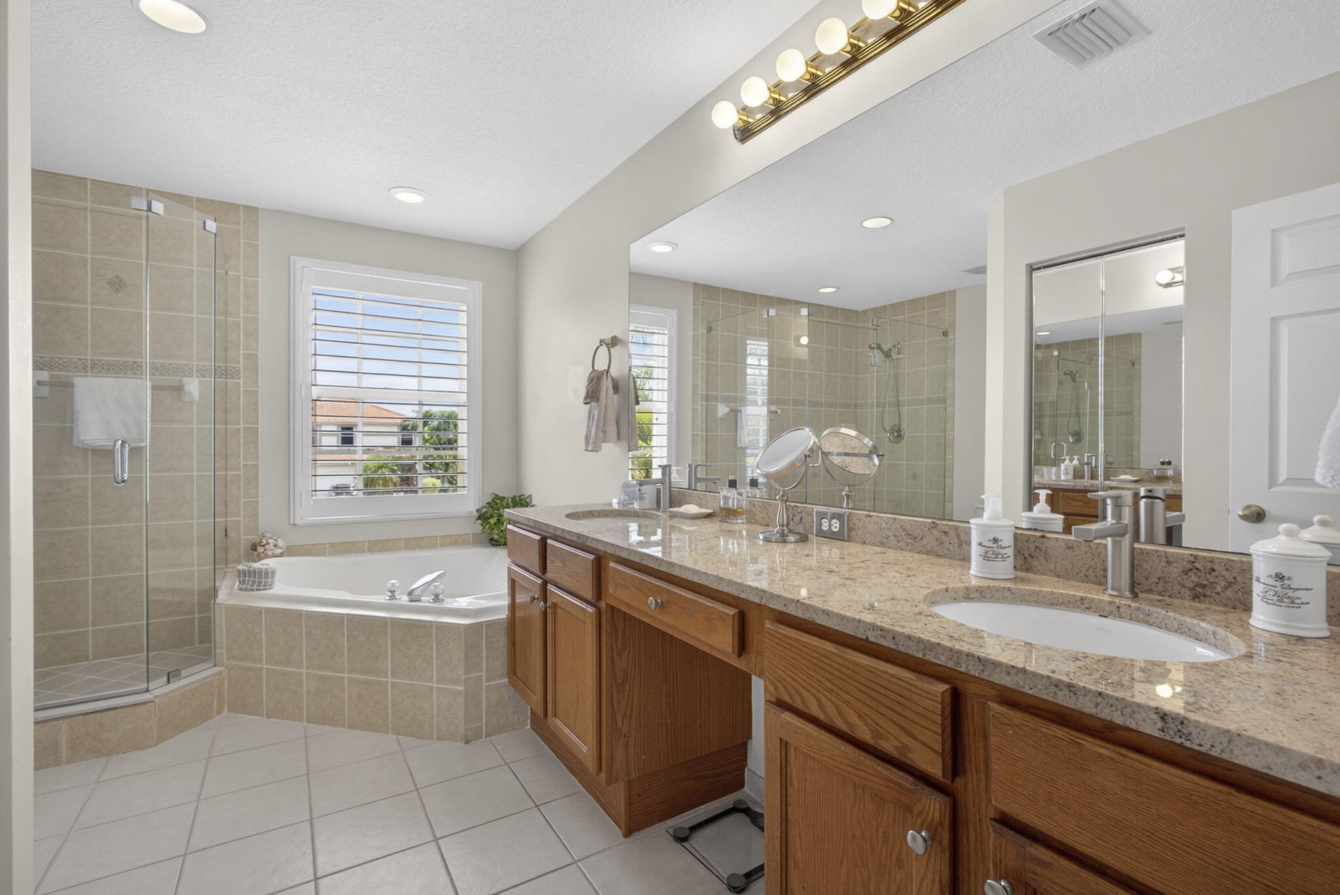Residence photo 25