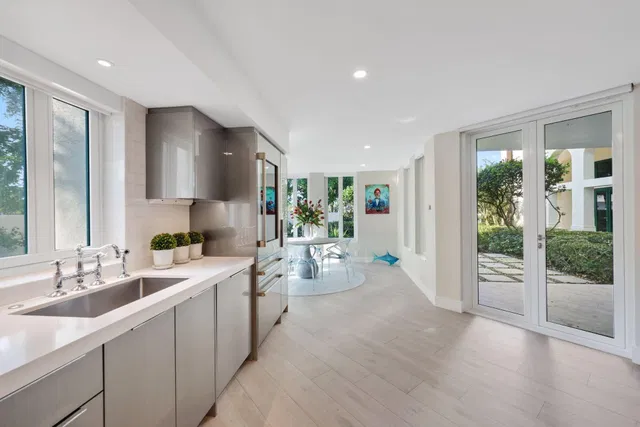 Mizner Court Unit 106 photo 13
