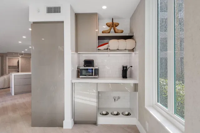 Mizner Court Unit 106 photo 17