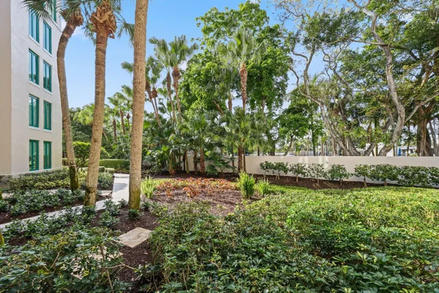 Mizner Court Unit 106 photo 40