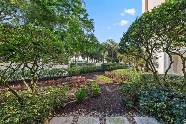 Mizner Court Unit 106 photo 44