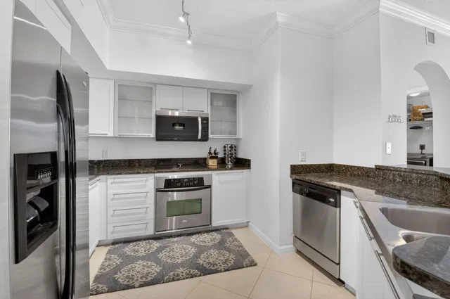 The Astor Residence photo 16