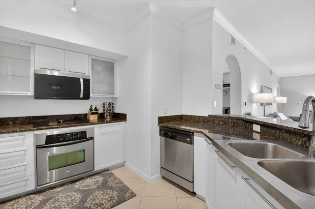 The Astor Residence photo 17