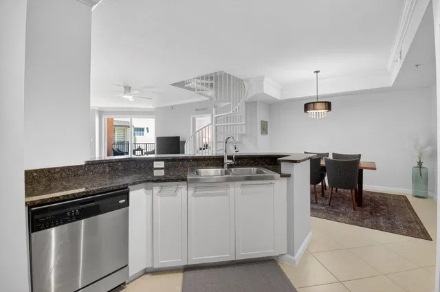 The Astor Residence photo 18