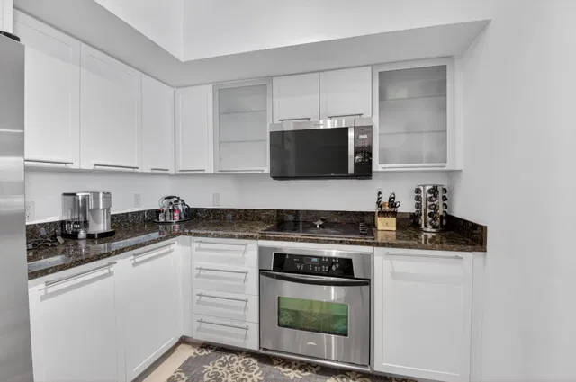 The Astor Residence photo 20