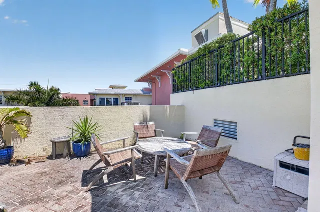 The Astor Residence photo 32