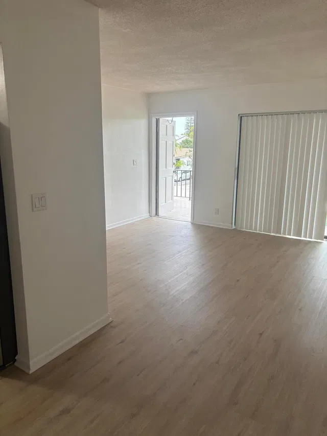 Residence photo 4