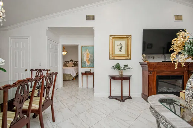 Residence photo 9