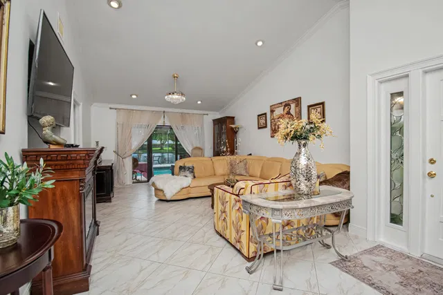 Residence photo 11