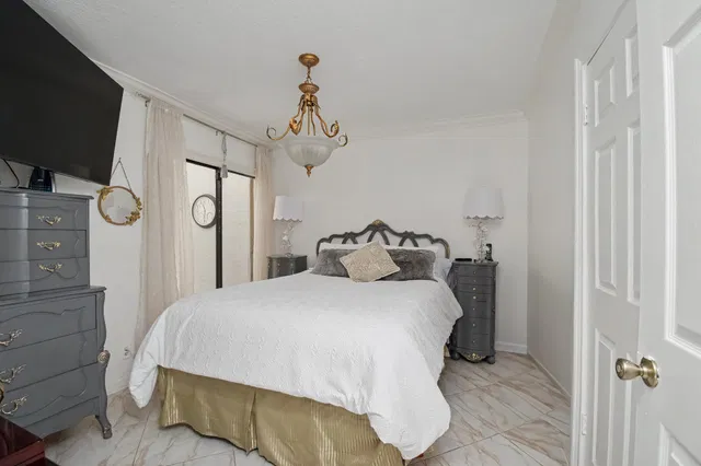 Residence photo 36
