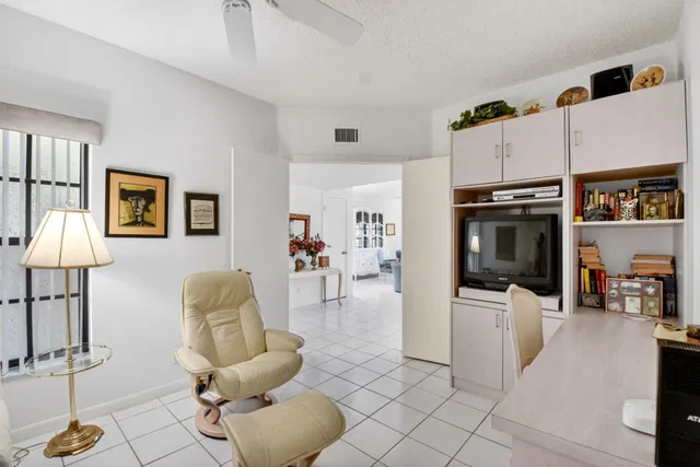 Residence photo 11