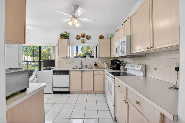 Residence photo 14