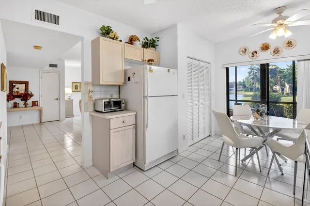 Residence photo 18