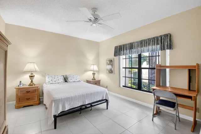 Residence photo 28