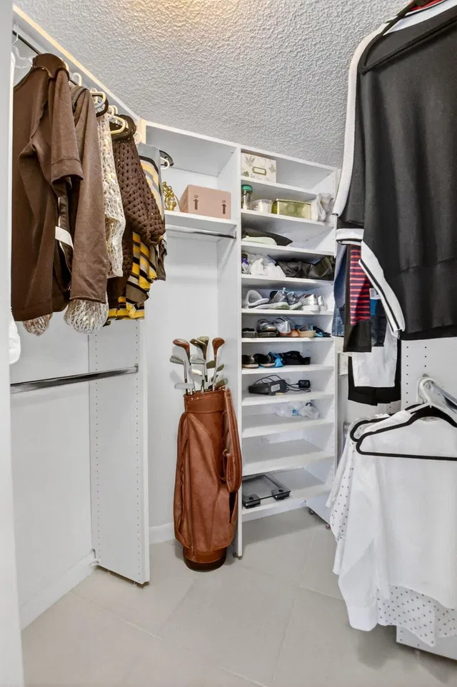 Residence photo 32